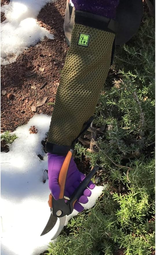 3D Mesh Tick Repelling Arm Gaiters for Gardening